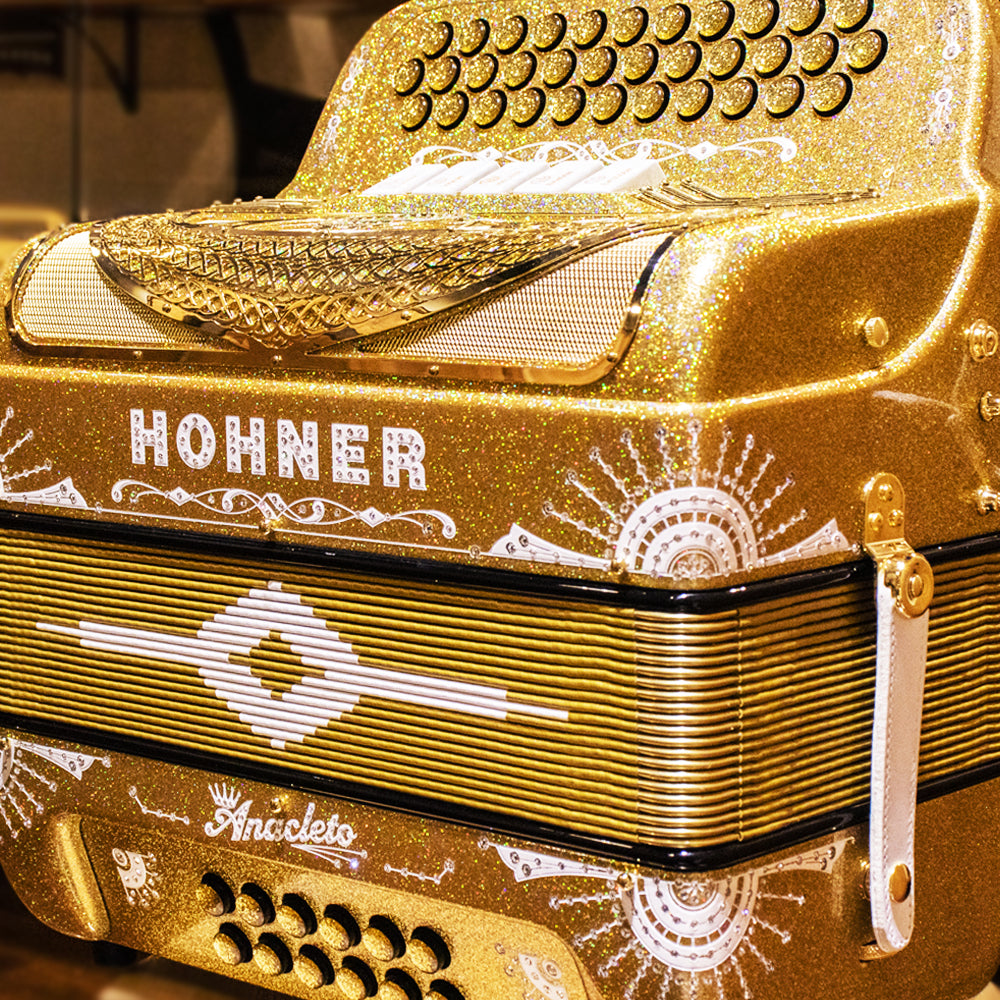 Anacleto Rey del Norte 5 Switches FBE Compact Holographic Gold-accordion-Anacleto- Hermes Music